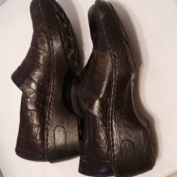 Born Clogs - Picture 9 of 10